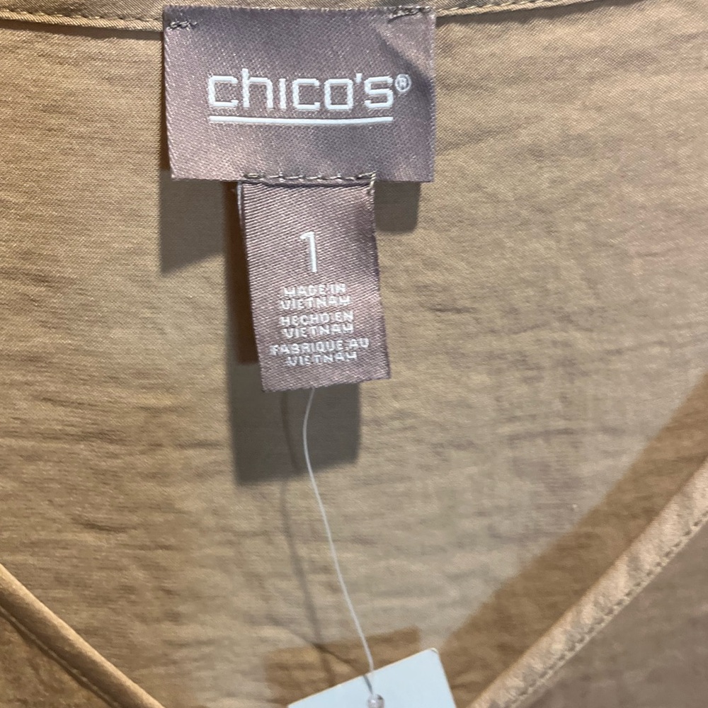 59. NWT WOMENS CHICO’S 1/M DETAIL TOP - Picture 3 of 6